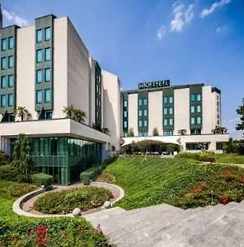 Cosmo Residence ヴィメルカーテ イタリア